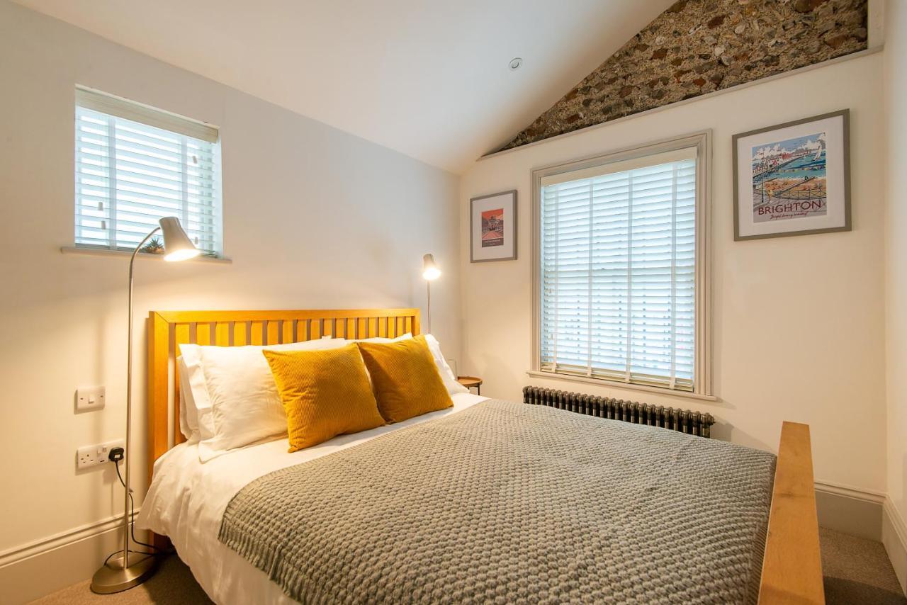 Beautiful, Central, 3 Min Walk From Beach, 2 King Doubles Hove Extérieur photo