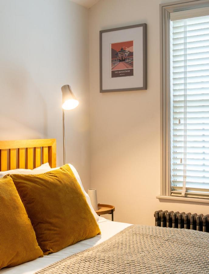 Beautiful, Central, 3 Min Walk From Beach, 2 King Doubles Hove Extérieur photo