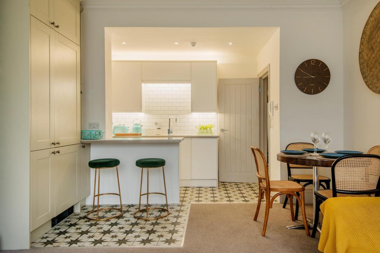 Beautiful, Central, 3 Min Walk From Beach, 2 King Doubles Hove Extérieur photo