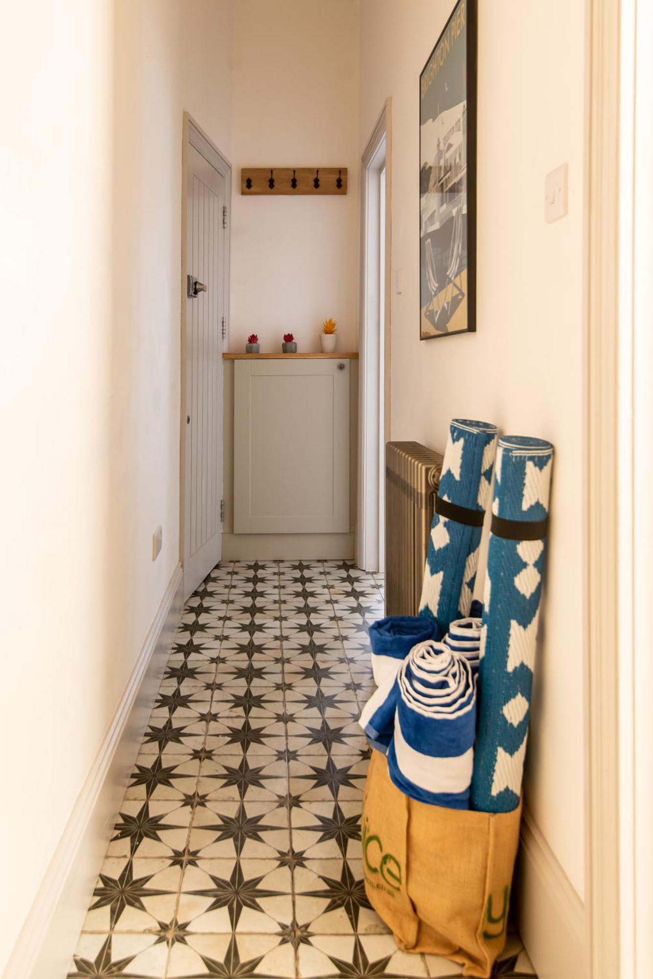 Beautiful, Central, 3 Min Walk From Beach, 2 King Doubles Hove Extérieur photo
